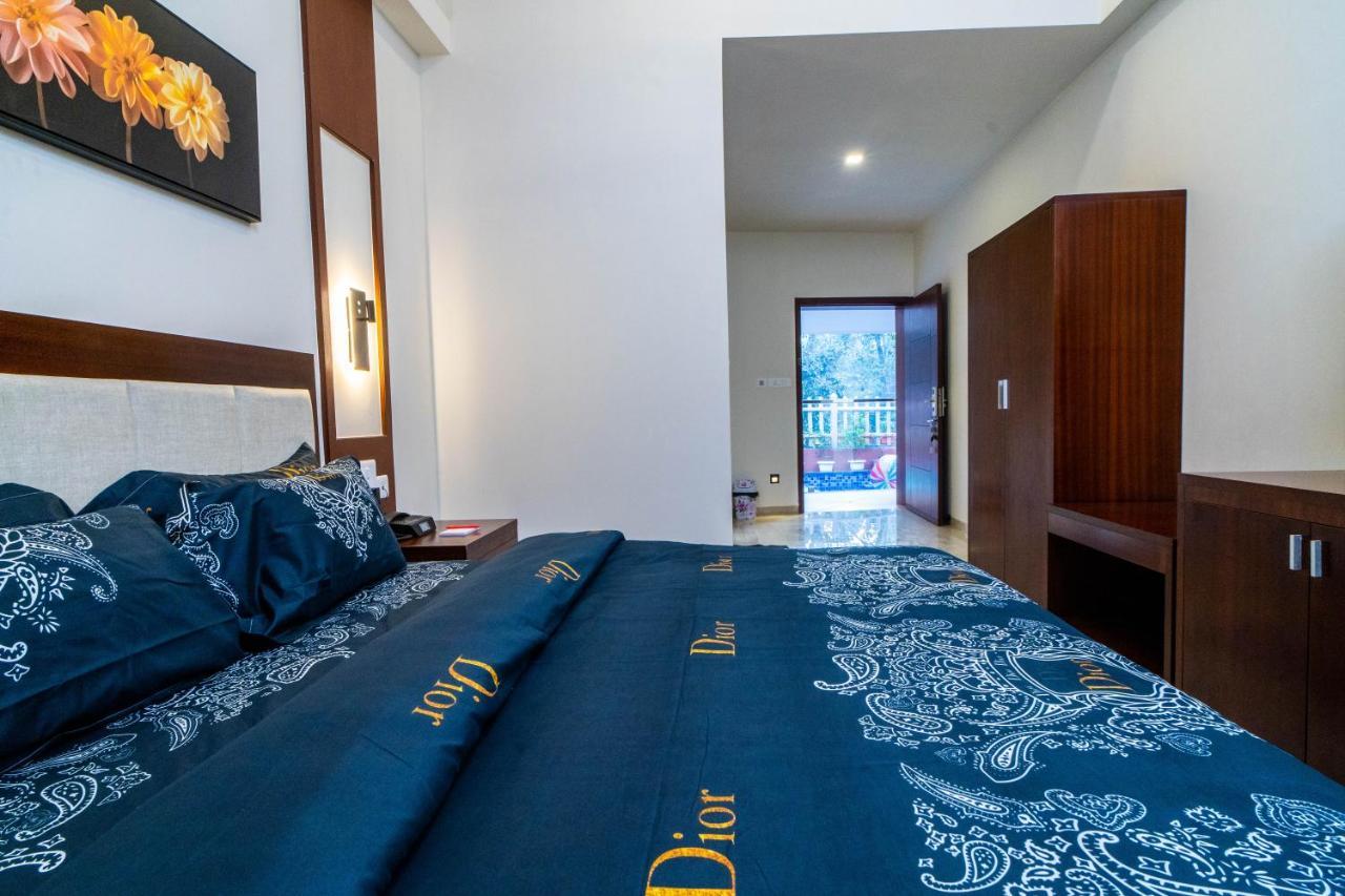 Grande Alpine Hotel Vagator Luaran gambar
